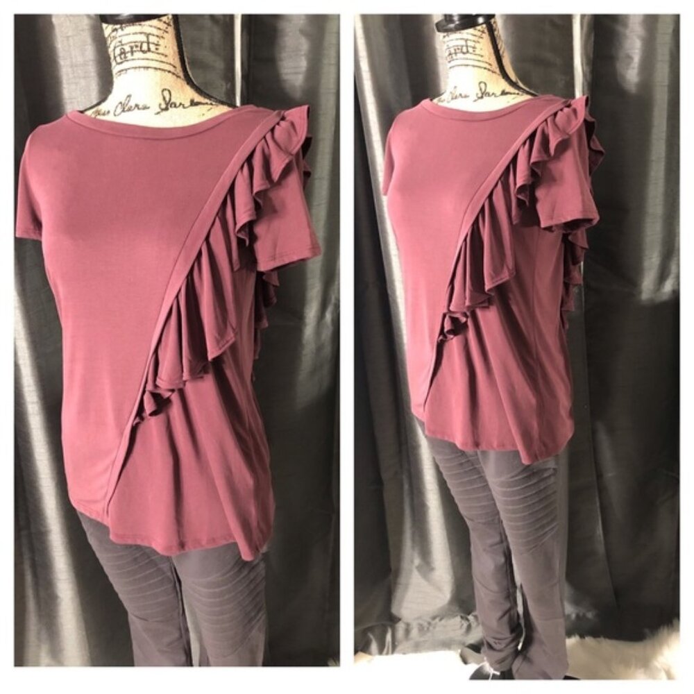 Clear Out‼️ Short Sleeve Ruffle Tee